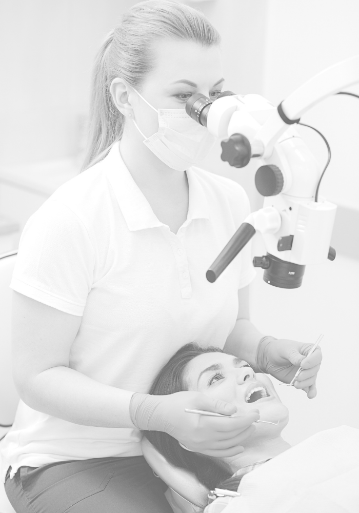 Leczenie pod mikroskopem